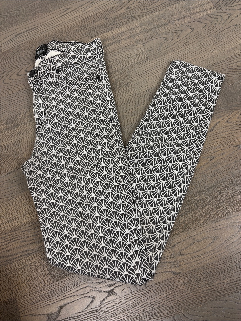 Hudson Jeans Scalloped Grey and Black